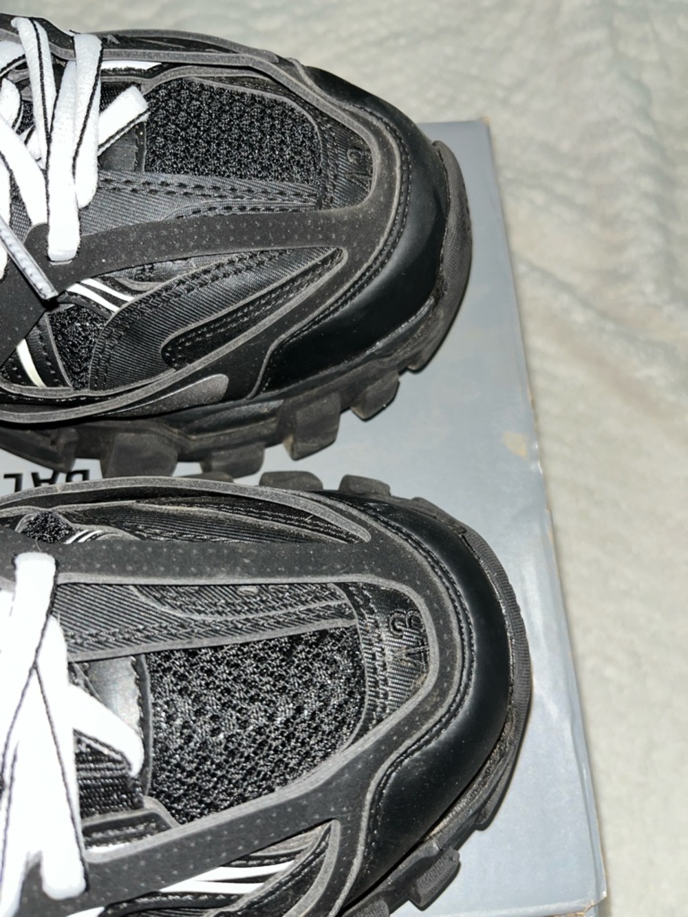Authentic Balenciaga Tracks Black - Picture 4 of 6